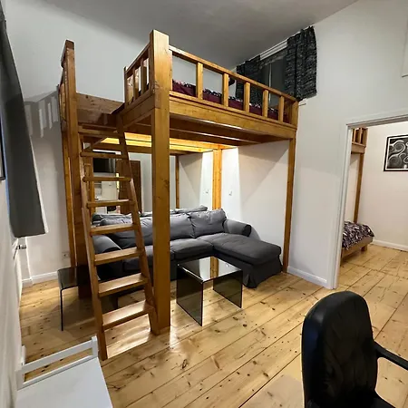 Cozy New Loft Praga